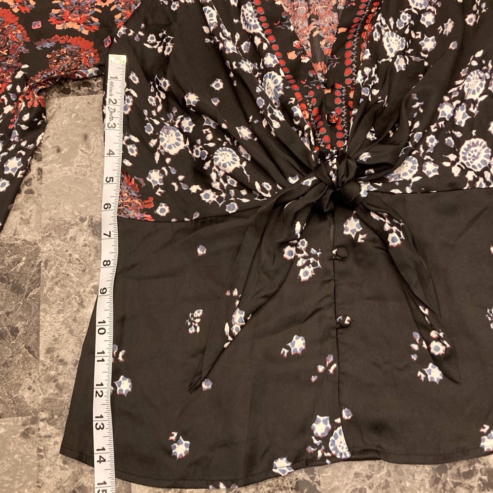 Free People Boho Artsy Multi Back Red Run Free Tunic SZ Med Front Tie Detail - Picture 11 of 15
